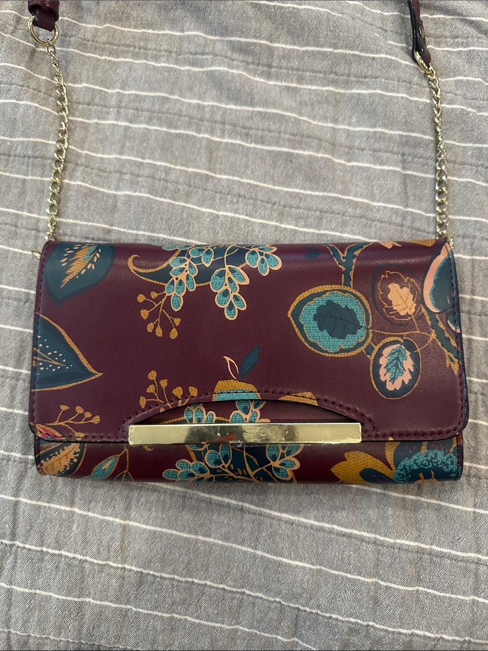 Floral Print Burgundy Crossbody Bag with Gold Chain